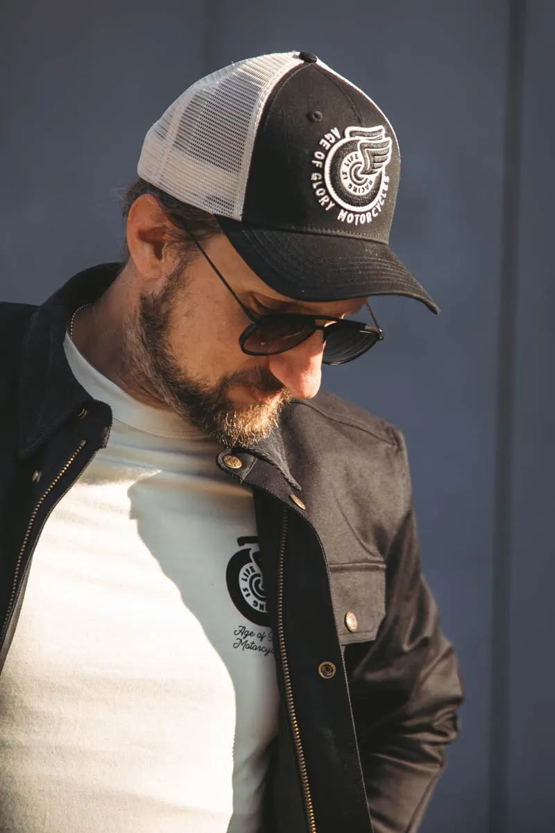 Age of Glory Champ Trucker Cap Schwarz / Off-white