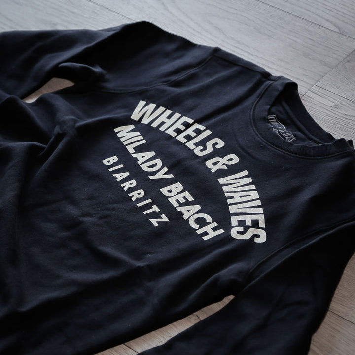 Wheels & Waves Sweat Milady Beach Black