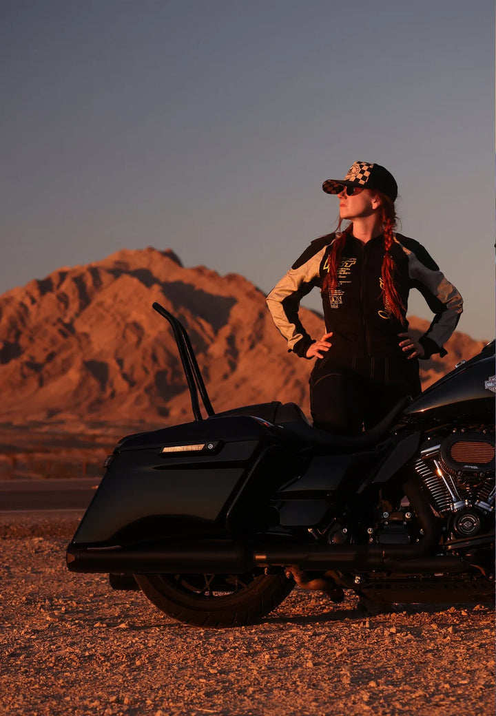 Queen Kerosin Kustombuilt Motorradinnenjacke in Grau – Ansicht 9