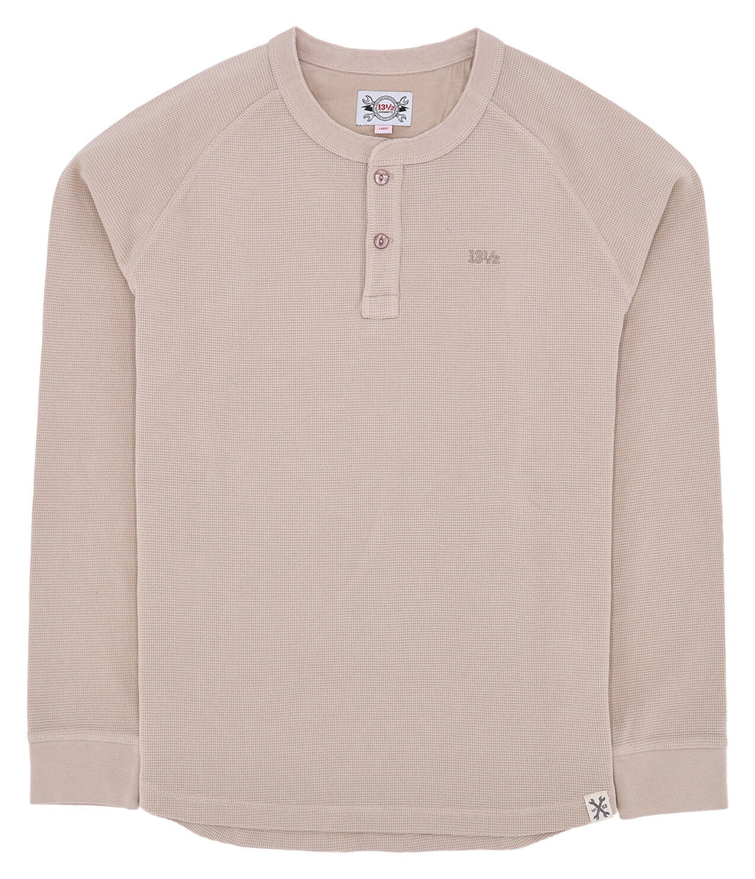 Sandfarbenes 13 1/2 Waffle Jersey mit Waffelstruktur, kurzer Knopfleiste und langen Ärmeln in Vorderansicht.