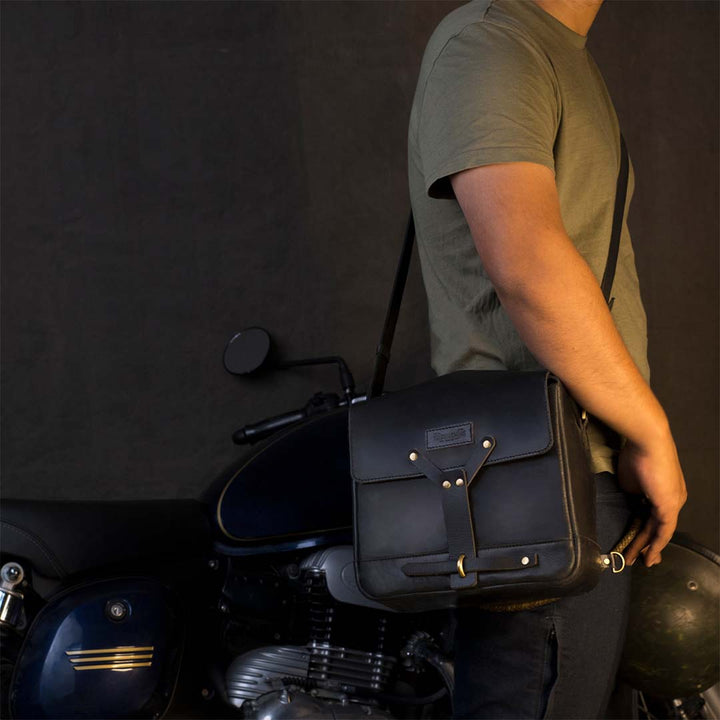 Trip Machine Messenger Bag - Schwarz