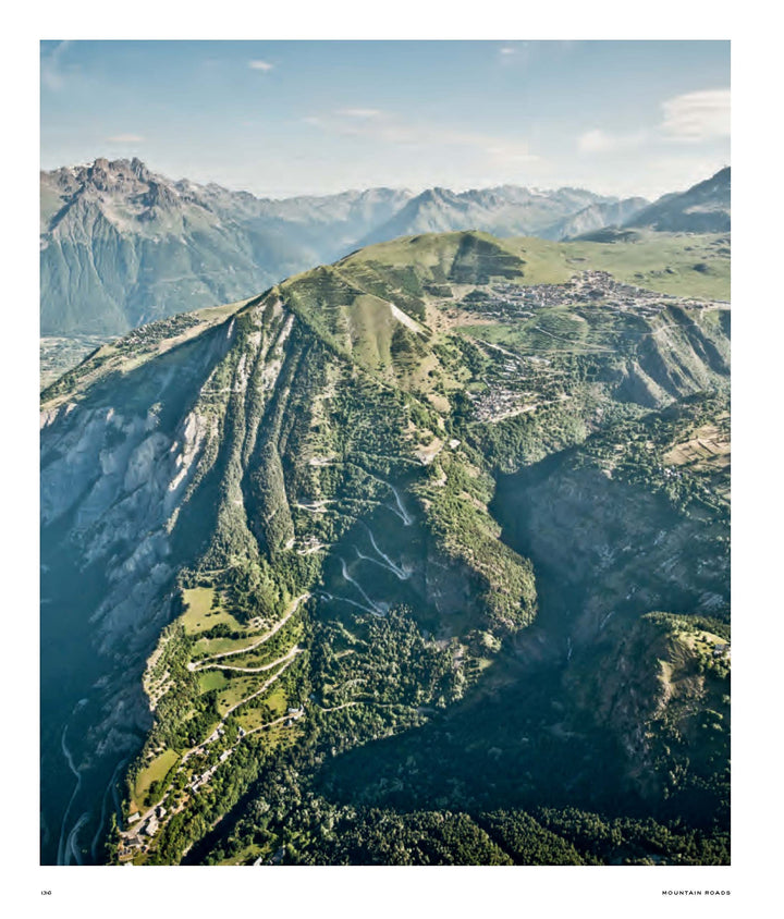 Mountain Roads: Aerial Photography. Traumstraßen der Welt / Dreamroads of the world